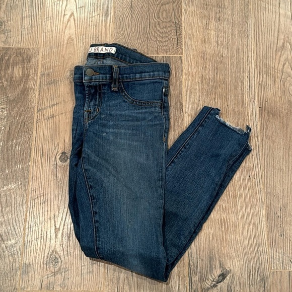 J Brand Woman’s Straight Leg Blue Jeans Size 25